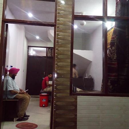 أمريتسار Arora Guest House المظهر الخارجي الصورة